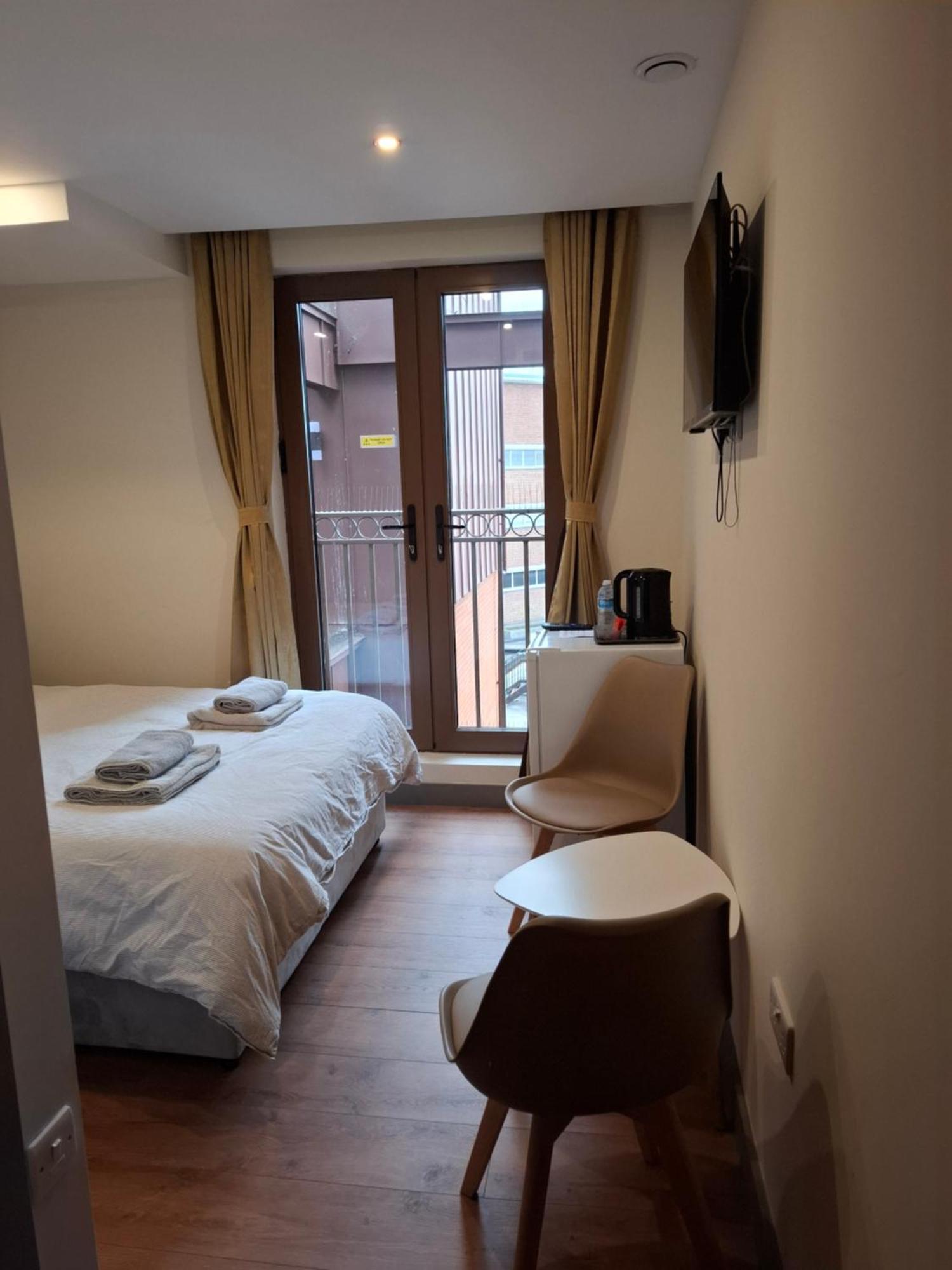 Appartamento Kornel East London